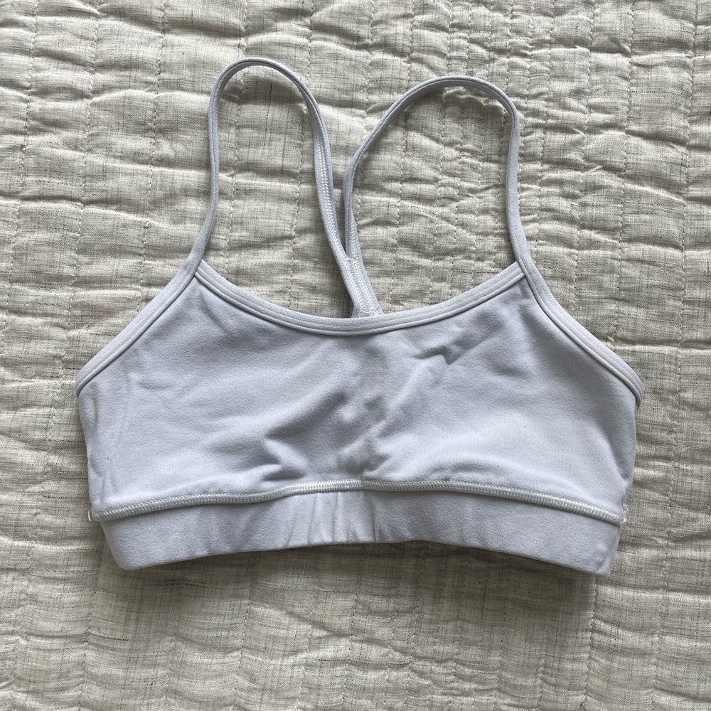 Lululemon women’s white sports bra - size 4/small